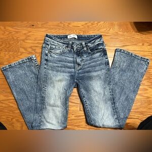 BKE Women's Straight Leg Jeans in Washed Blue